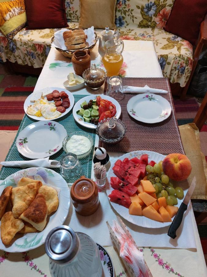 Guest House Mikel Berat Bagian luar foto