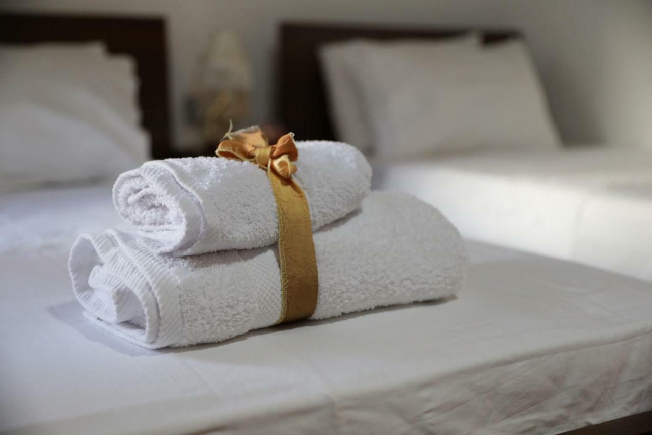 Guest House Mikel Berat Bagian luar foto