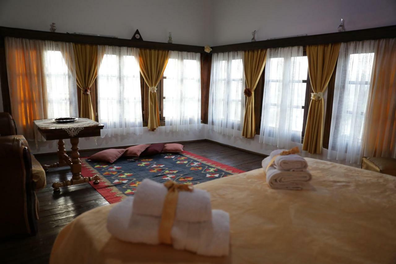 Guest House Mikel Berat Bagian luar foto